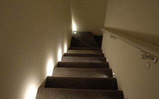 Датчики движения для включения света на лестнице